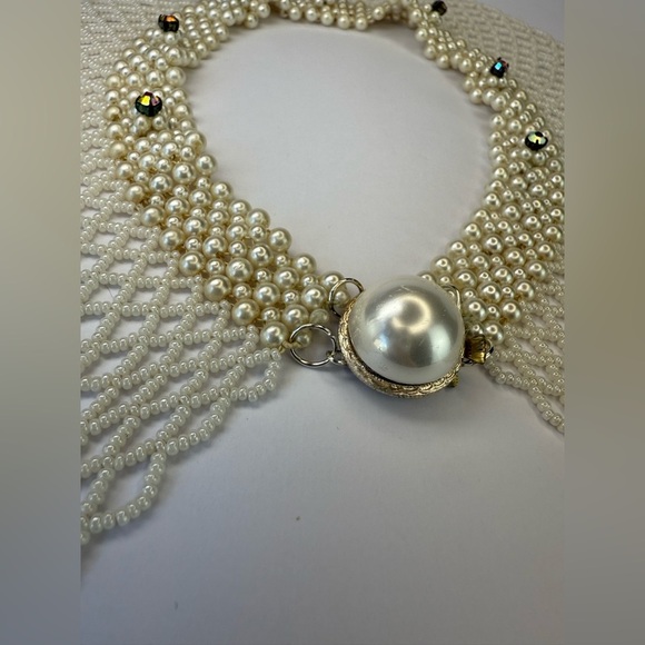 1950s faux pearl bib necklace - Picture 3 of 7